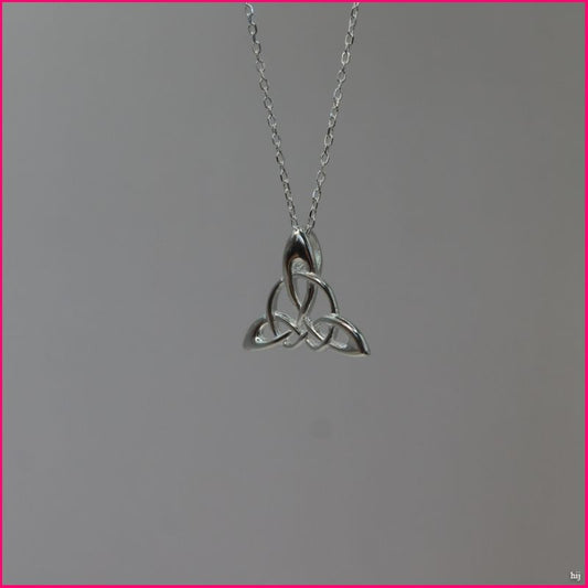 💎 Collar "Triqueta Celta": Simbolismo y Elegancia ✨