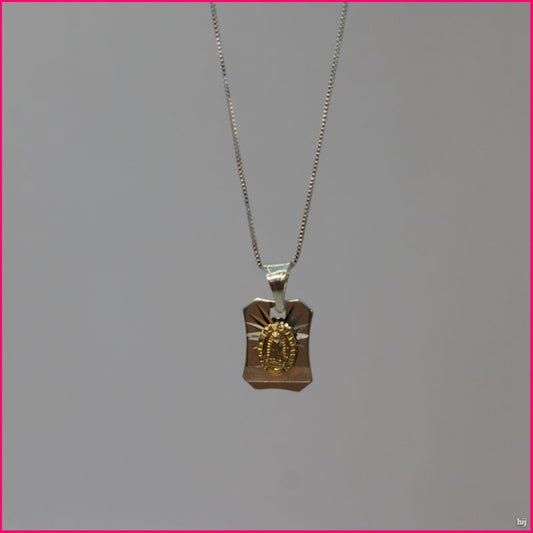 💎 Collar "Virgen con Detalles en Oro": Fe y Elegancia ✨