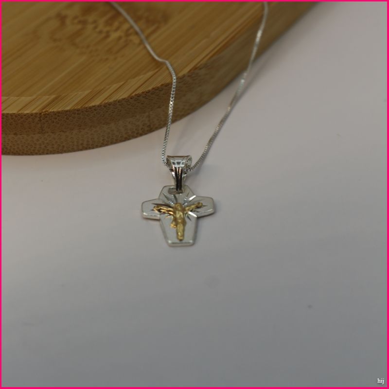 💎 Collar "Jesús en la Cruz": Fe y Estilo Atemporal ✨