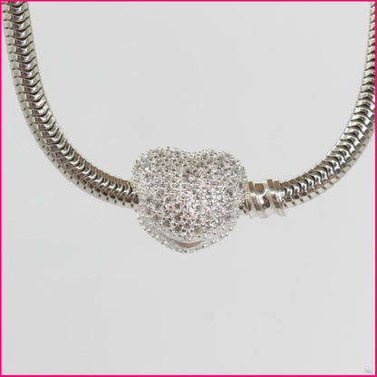 Charm Corazón Brillante: Tu Símbolo de Elegancia y Amor ✨