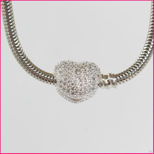Charm Corazón Brillante: Tu Símbolo de Elegancia y Amor ✨