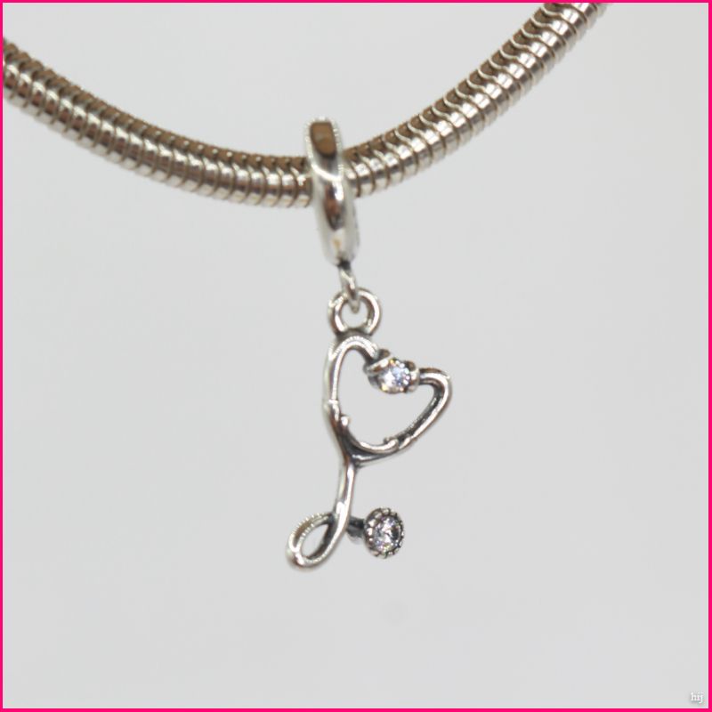 Charm Fonendoscopio: Para Quienes Cuidan con el Corazón 💖✨