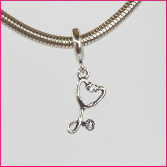 Charm Fonendoscopio: Para Quienes Cuidan con el Corazón 💖✨