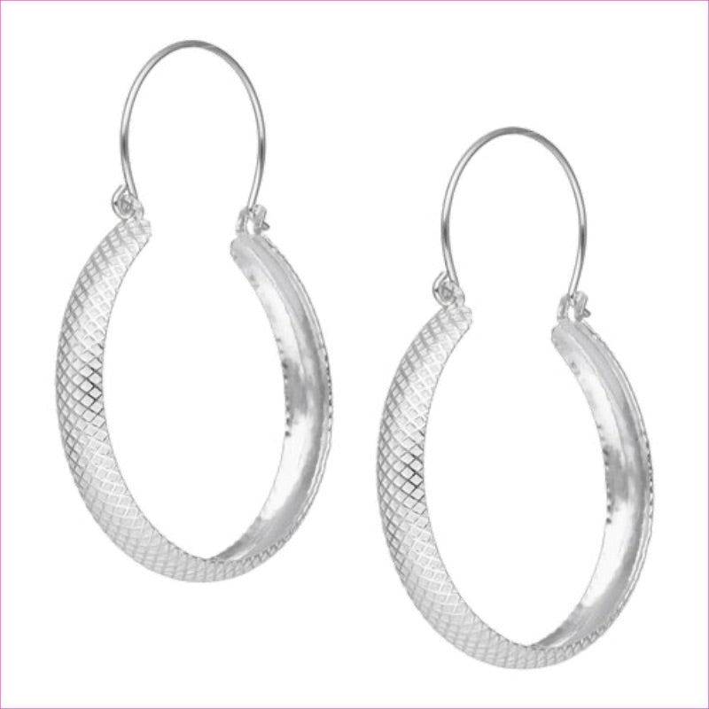 Argollas Bote Relieve - Sofisticación con un Toque Moderno