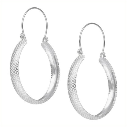 Argollas Bote Relieve - Sofisticación con un Toque Moderno